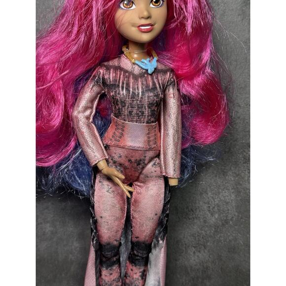 Disney Descendants 3 Audrey Queen Of Mean Doll Articulated - Missing Hand - Picture 2 of 6